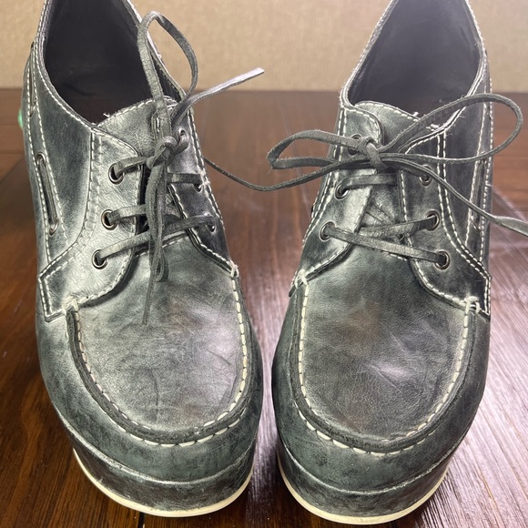 Joe’s Jeans Upbeat II Oxford Wedge Heels - Picture 2 of 7